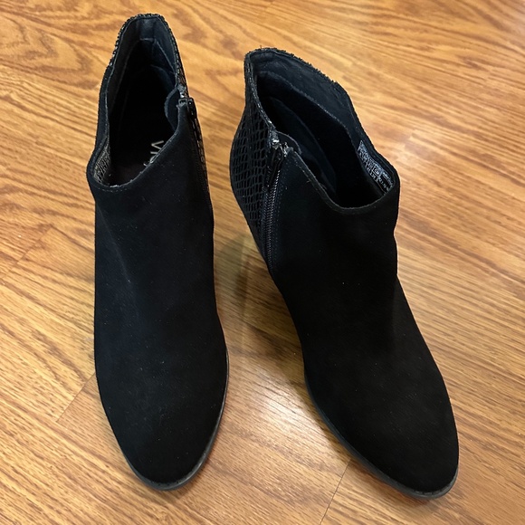 Vionic Black Orthotic Suede & Snake Ankle Boots Size 9 - Picture 7 of 12